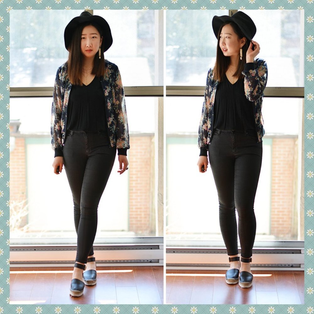 3/$30 - Topshop Coated Black Leigh Jeans